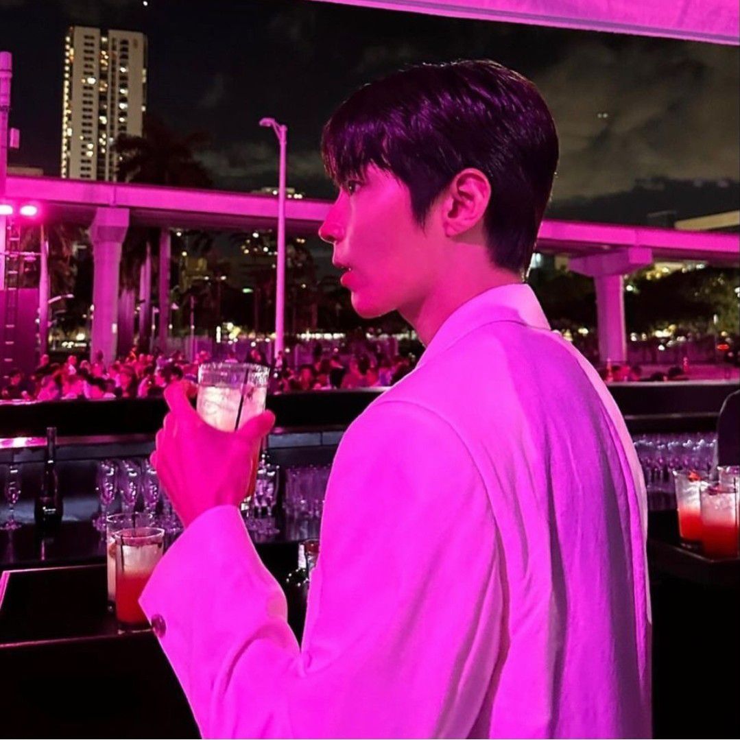 Cuplikan di balik layar dari Hwang Inyoup