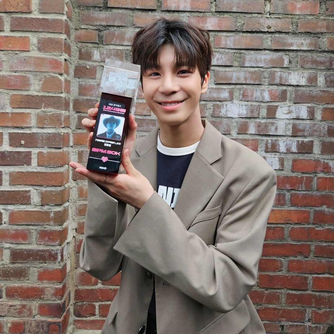 Behind-the-scenes cut of Jeong Dongwon