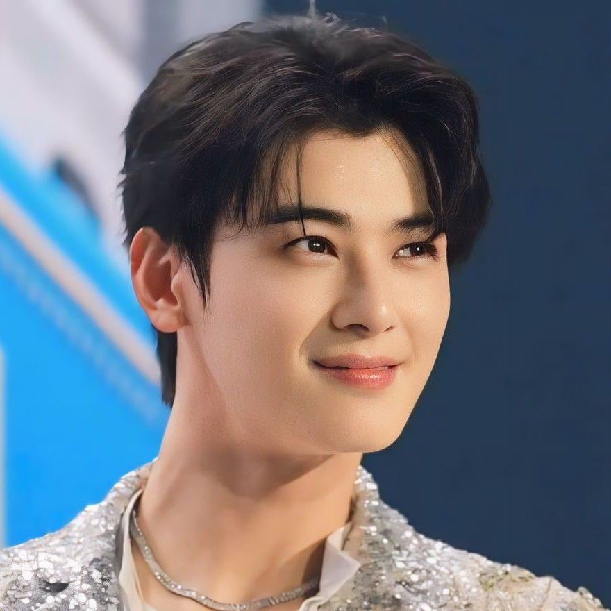 Foto terbaru dari Cha Eunwoo