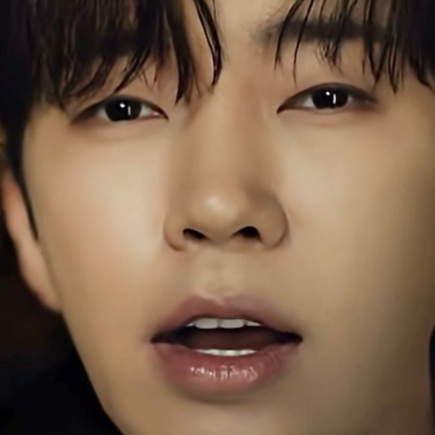 Behind-the-scenes cut of Lim Youngwoong