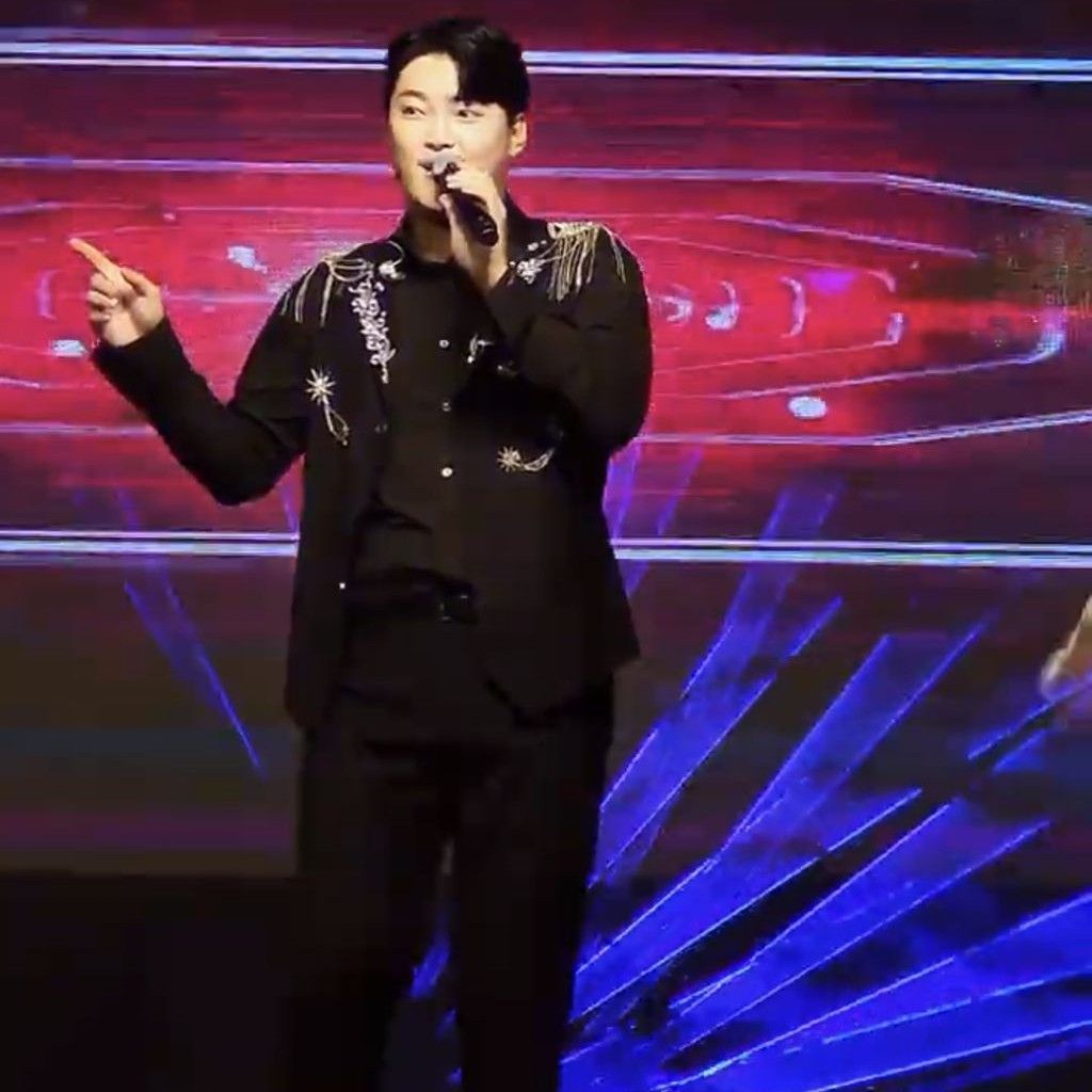 A moment captured by a fan of Kim Kyungmin