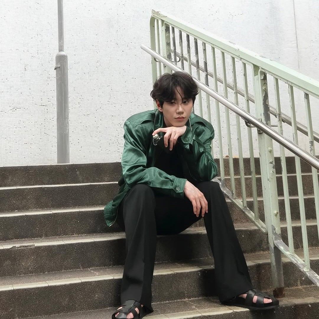 Behind-the-scenes cut of Lee Junyoung