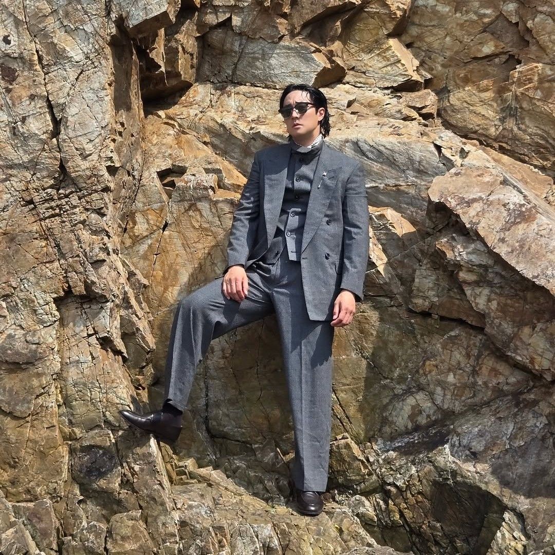 Behind-the-scenes cut of So Jisub