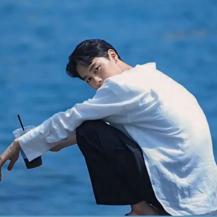 Recent activity shot of Lee Jaewook