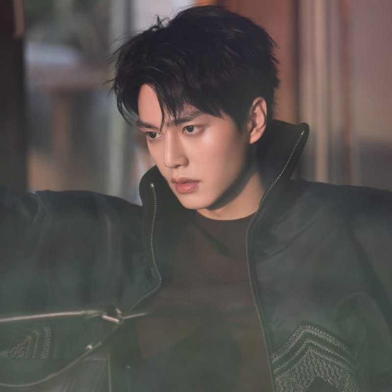 A moment captured by a fan of Song Kang