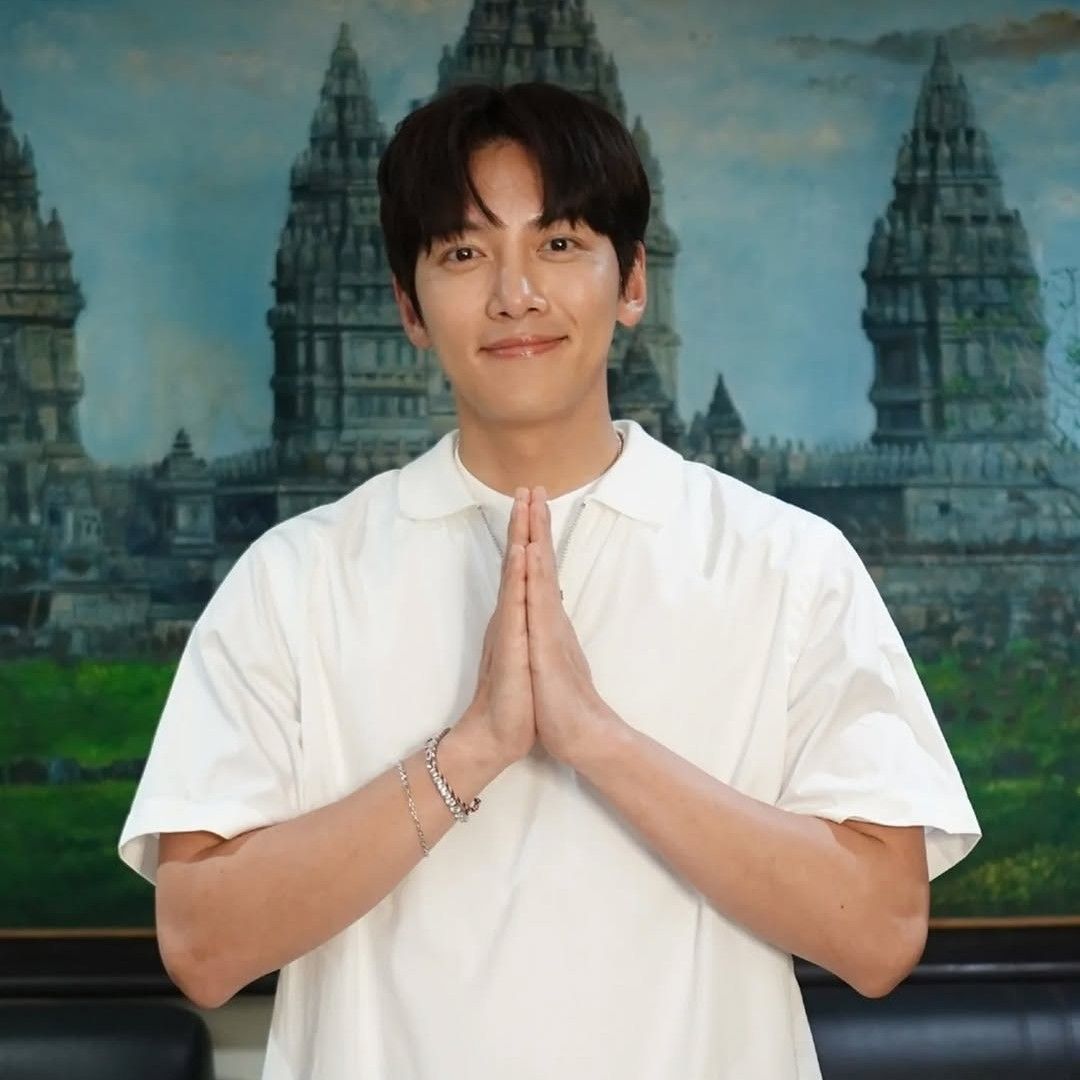 Behind-the-scenes cut of Ji Changwook