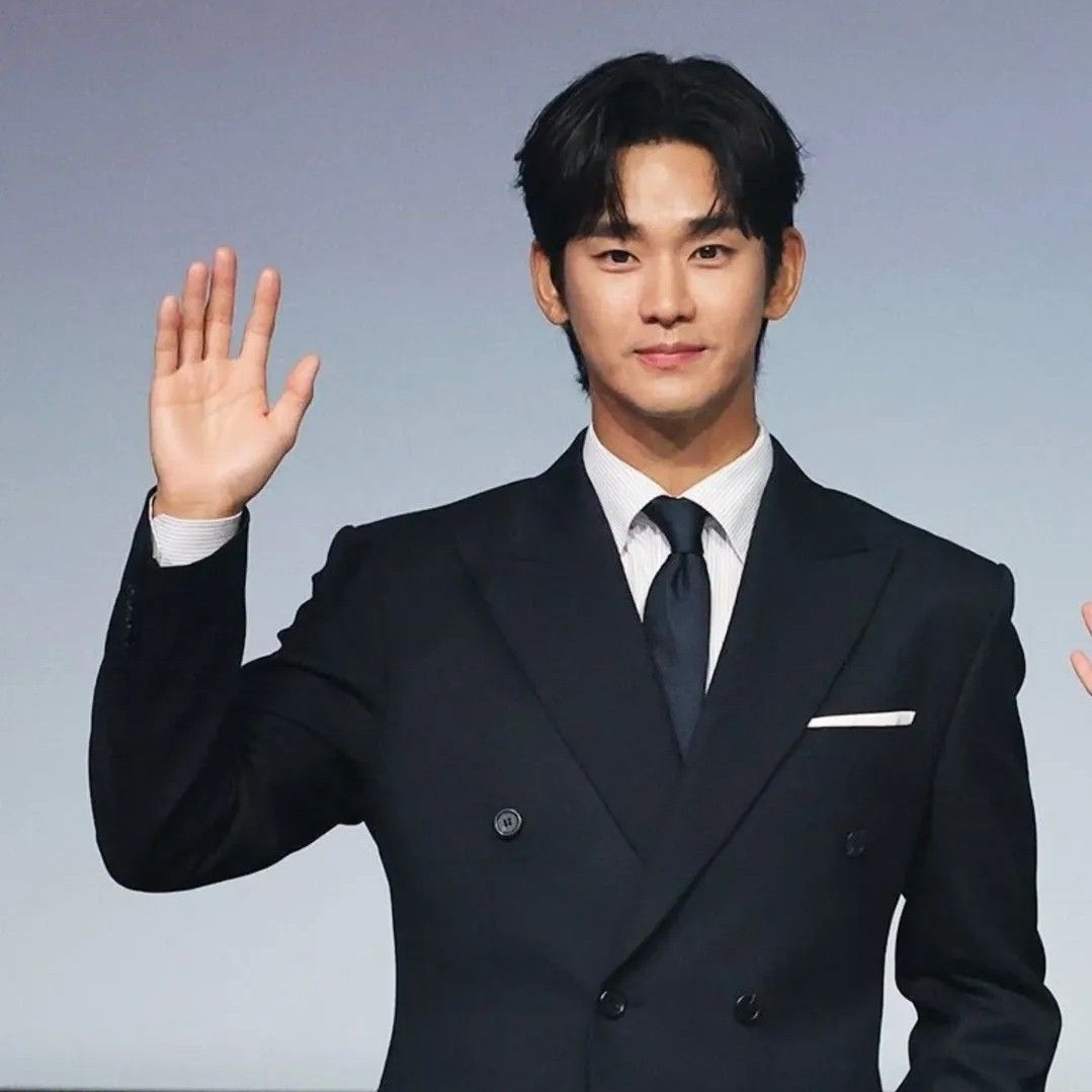 Behind-the-scenes cut of Kim Soohyun