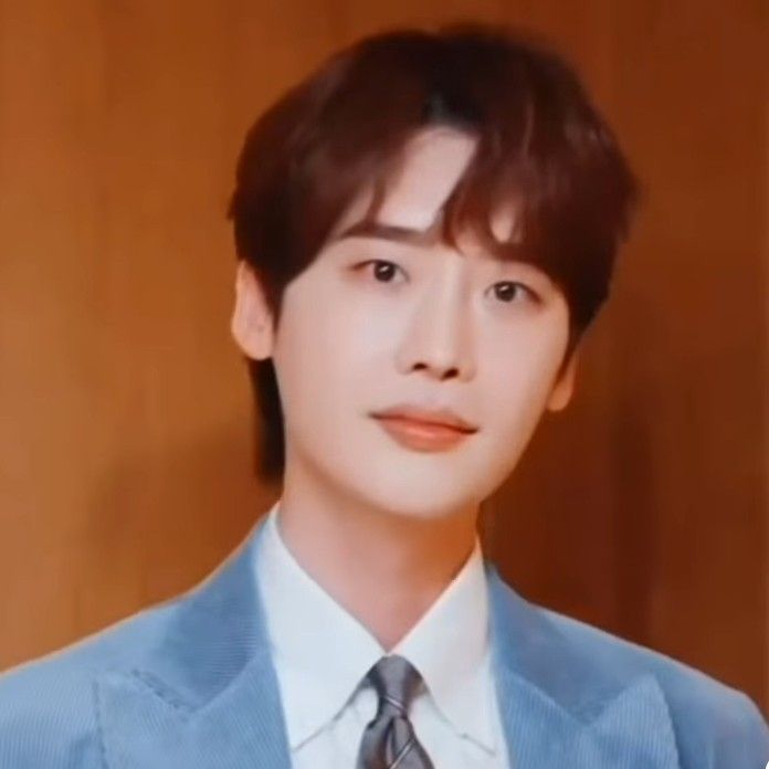 李鍾碩的最新照片