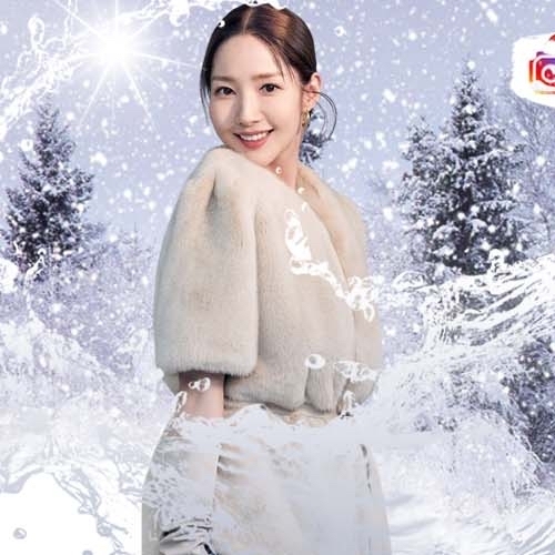 A moment captured by a fan of Park Minyoung