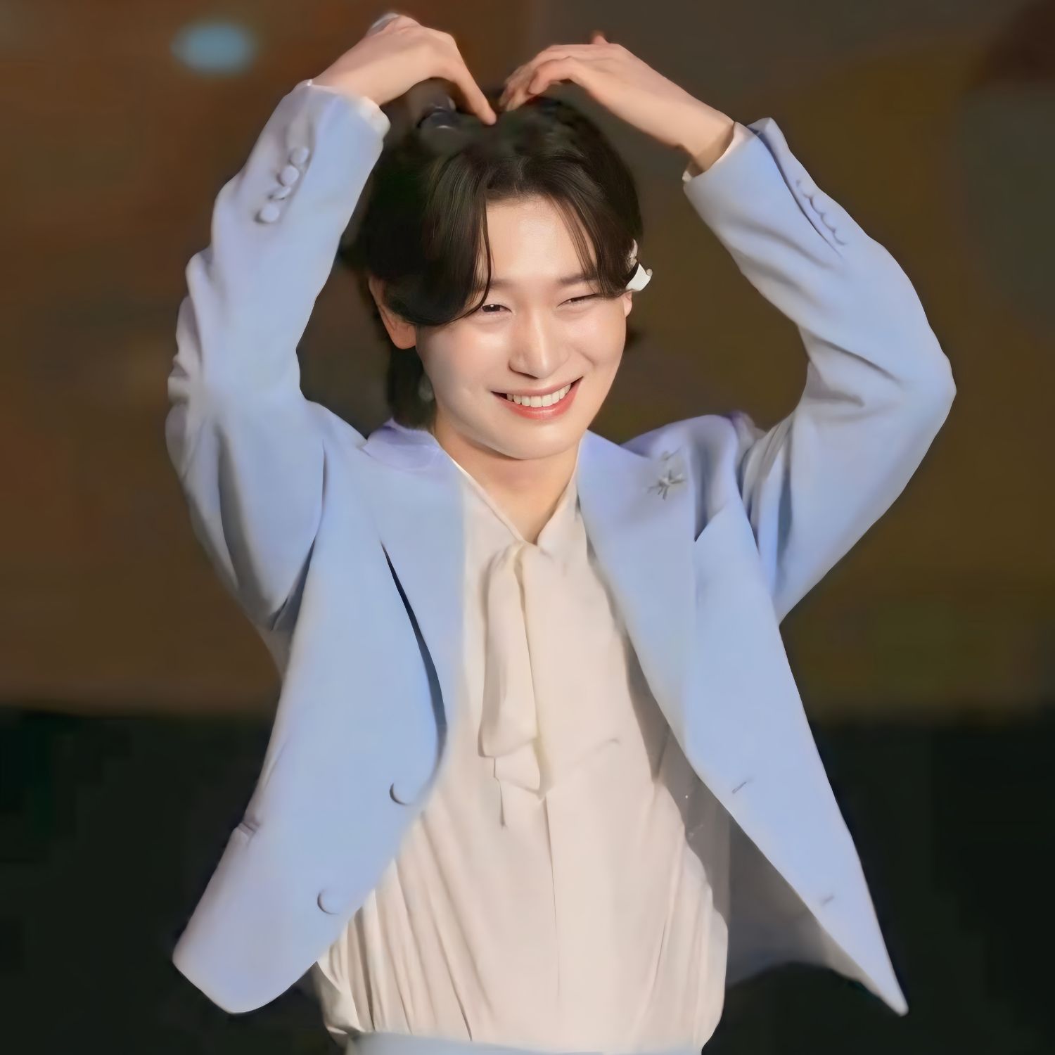 Behind-the-scenes cut of Kim Yongbin