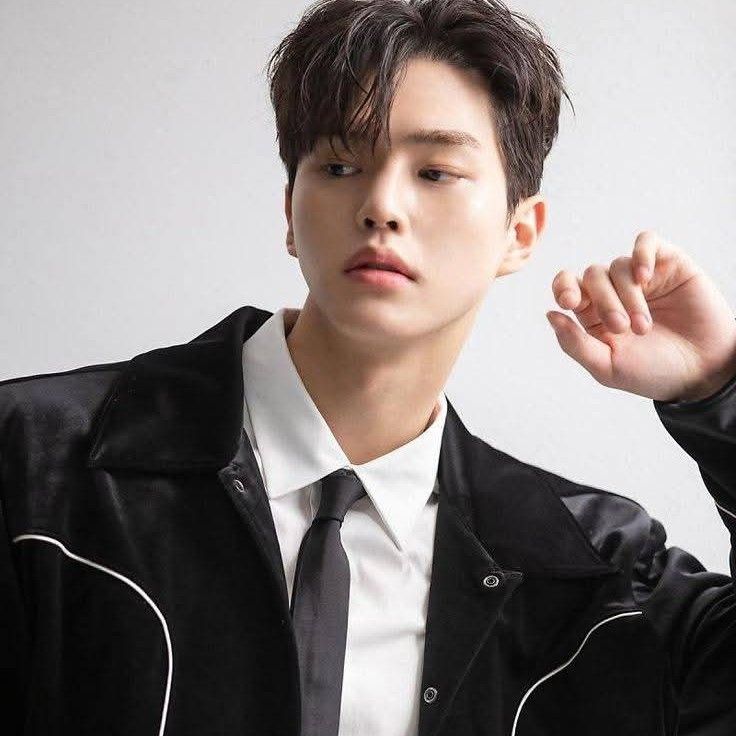Behind-the-scenes cut of Song Kang