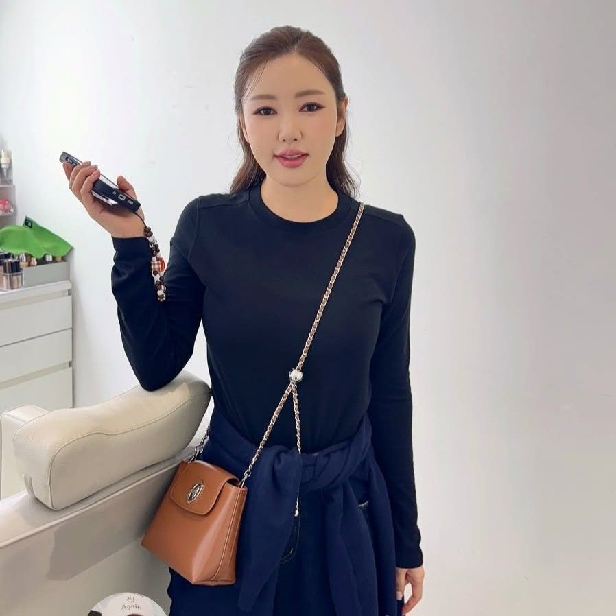 Latest photo of Song Gain