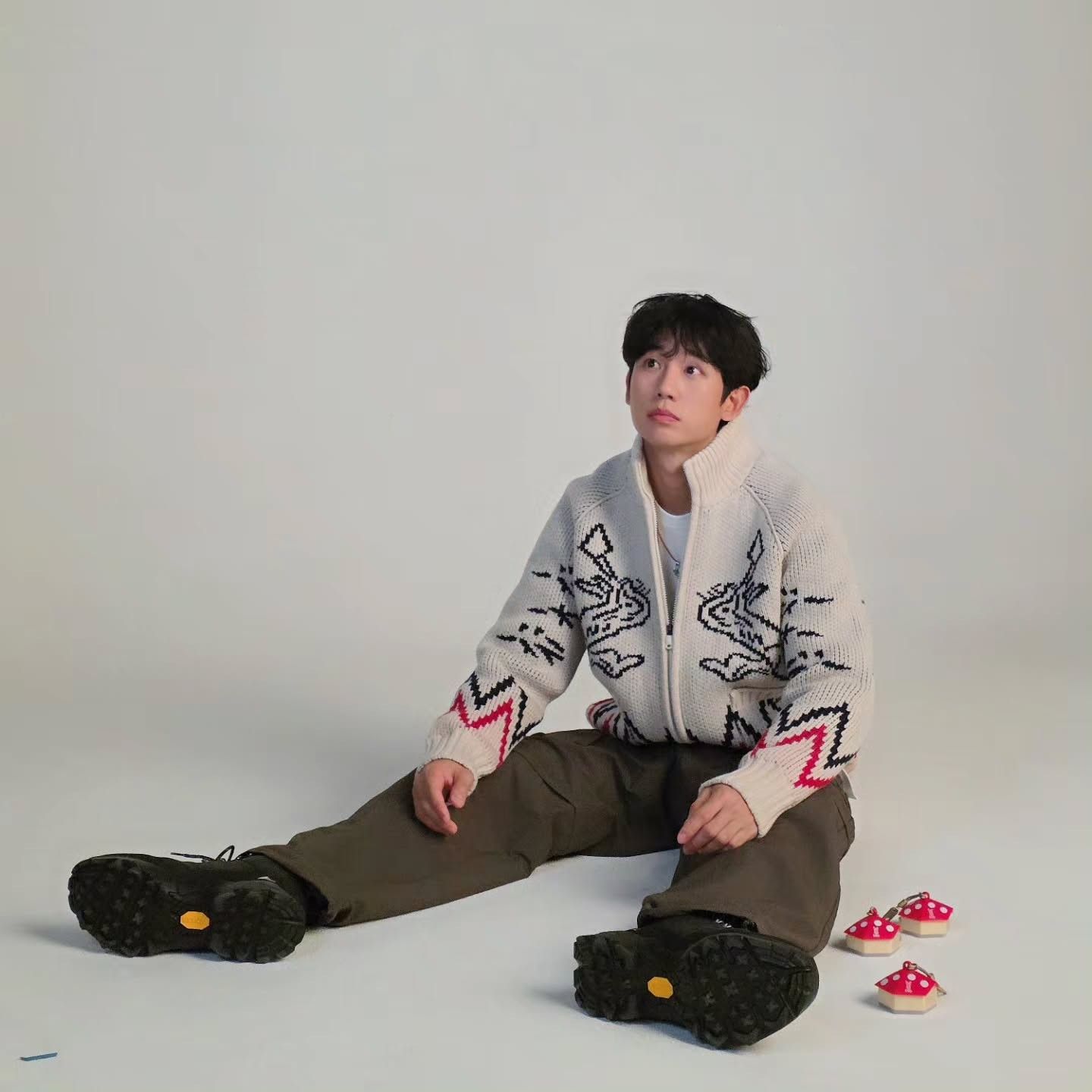 Behind-the-scenes cut of Jung Haein