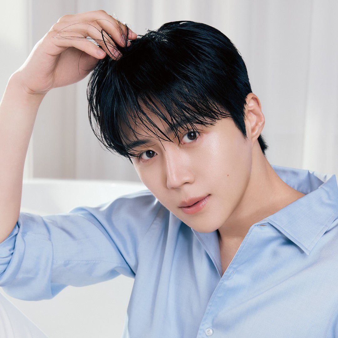 Behind-the-scenes cut of Kim Seonho