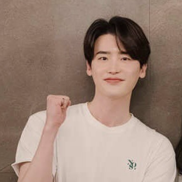 Recent activity shot of Lee Jongsuk