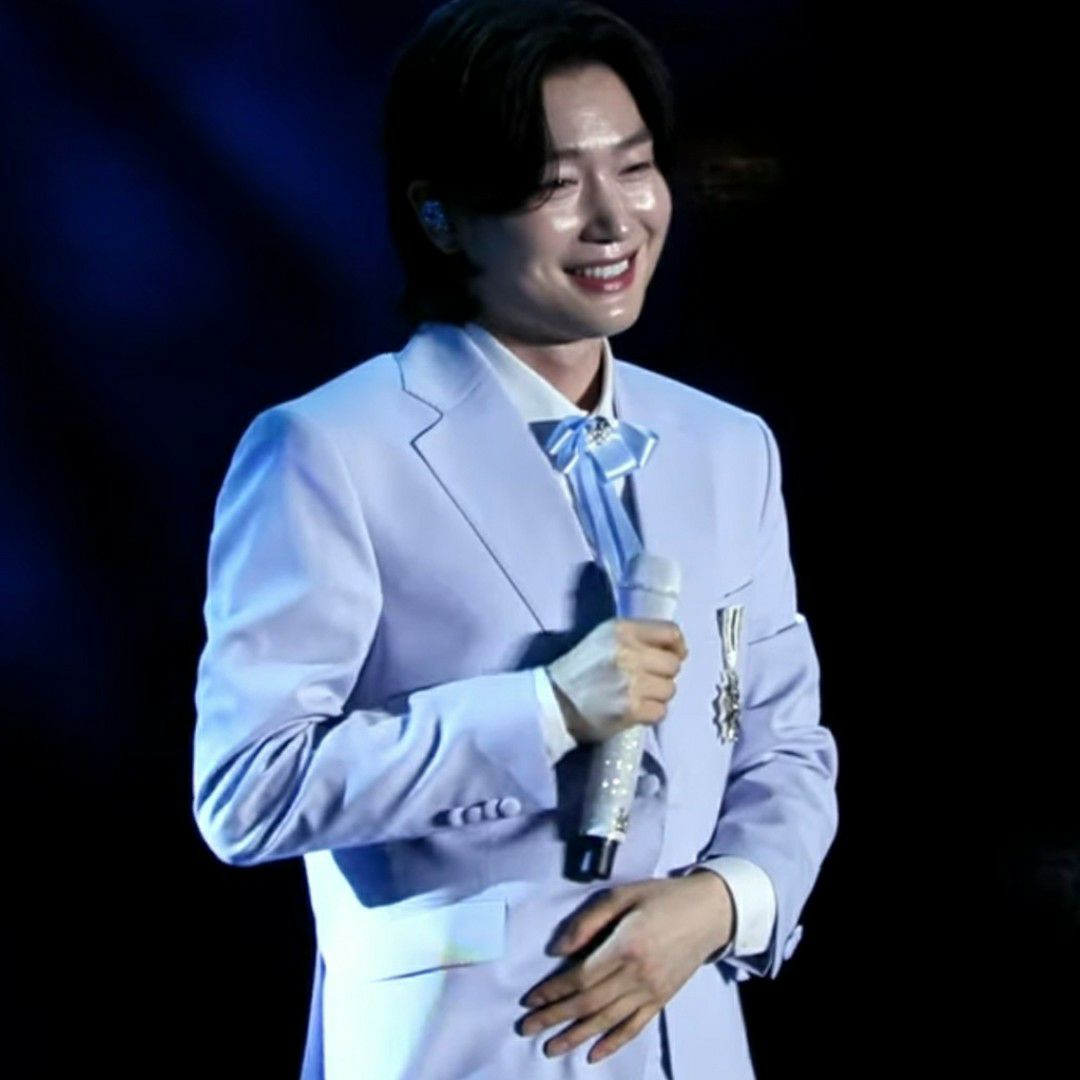 Behind-the-scenes cut of Kim Yongbin