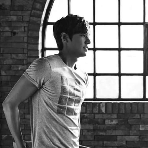 Behind-the-scenes cut of Lee Minho