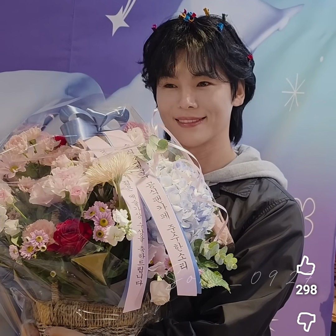 A moment captured by a fan of Kim Junsu (1991)