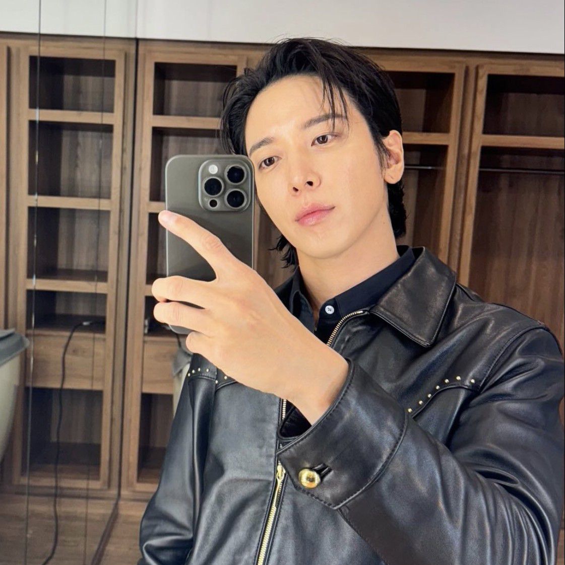 Behind-the-scenes cut of Jung Yonghwa