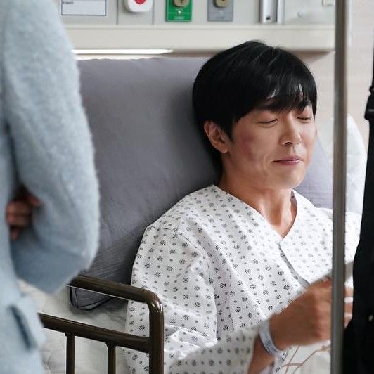 Behind-the-scenes cut of Kim Jaewook