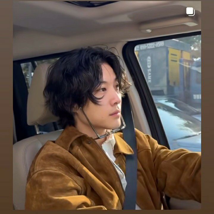 Recent activity shot of Lee Jongwon