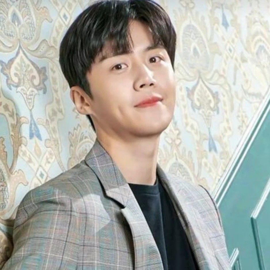 Foto kegiatan terbaru dari Kim Seonho