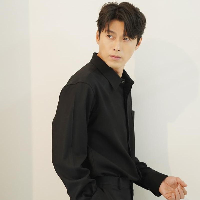A moment captured by a fan of Hyun Bin