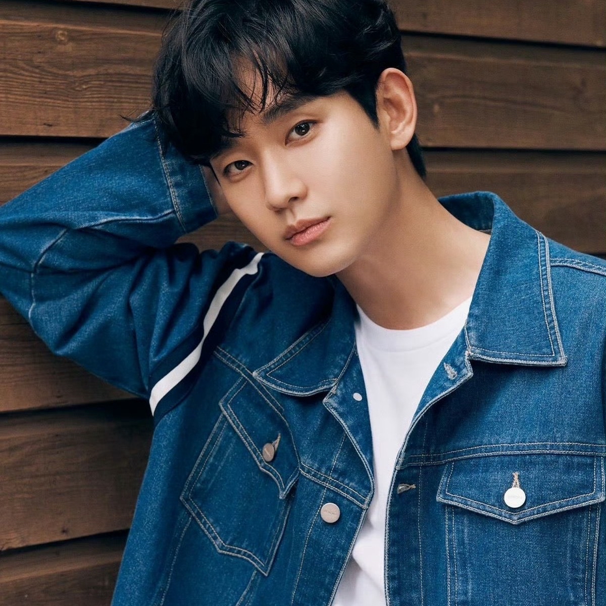 Behind-the-scenes cut of Kim Soohyun