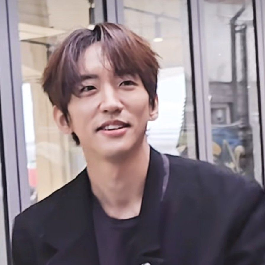 Recent activity shot of Lee Seungyoon