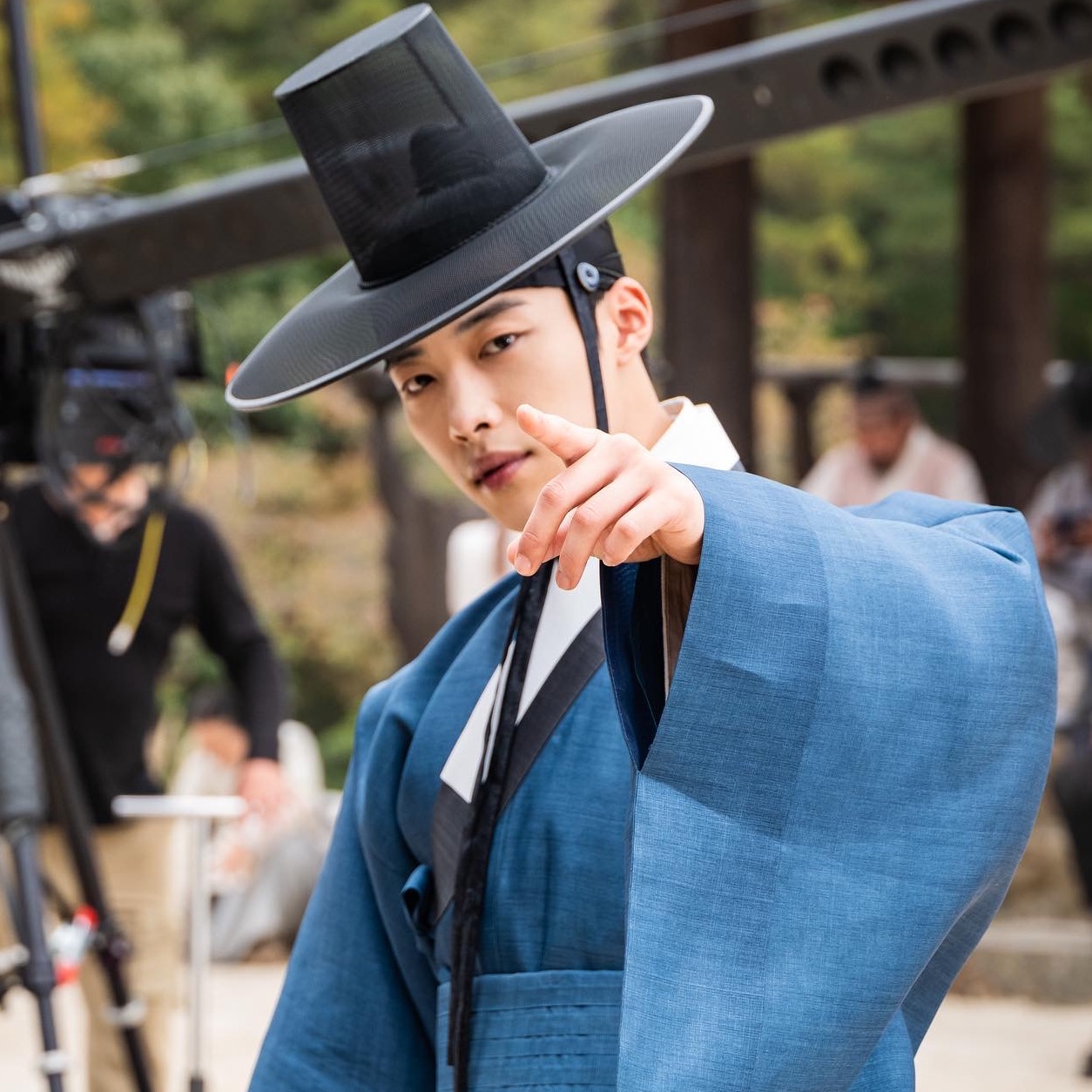Behind-the-scenes cut of Woo Dohwan