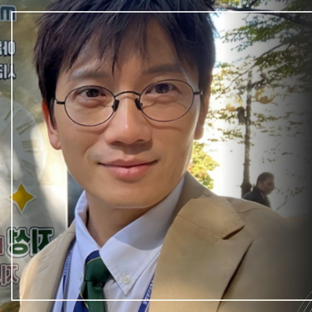 A moment captured by a fan of Ji Sung