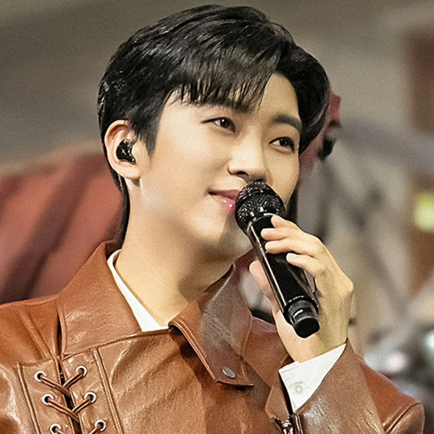 Behind-the-scenes cut of Lim Youngwoong