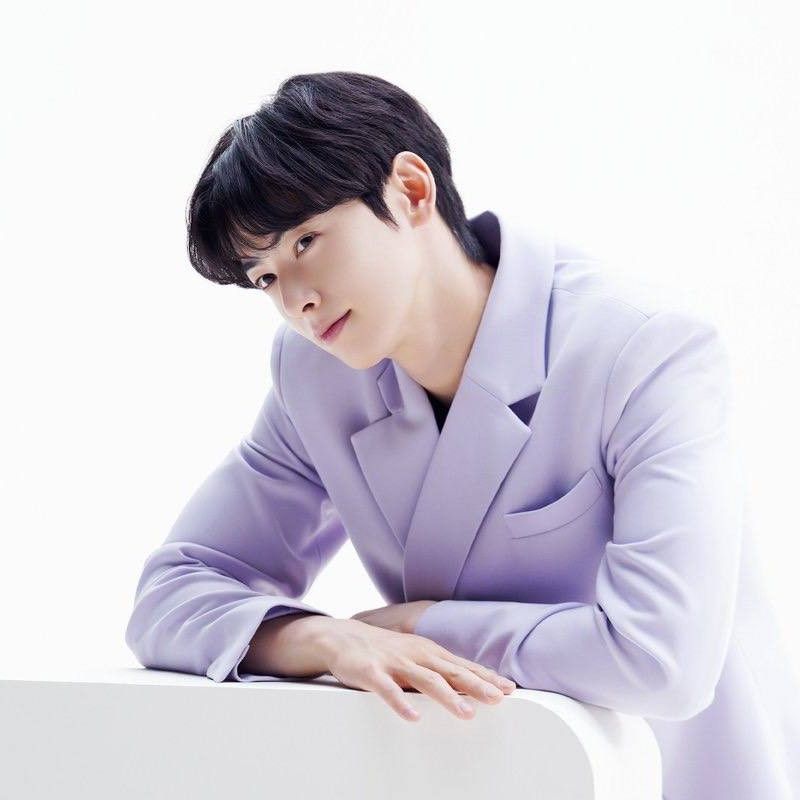 Cuplikan di balik layar dari Cha Eunwoo