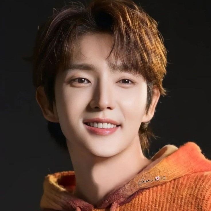 A moment captured by a fan of Lee Joongi