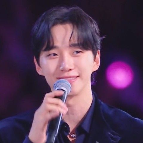 粉丝拍下的李俊昊瞬间