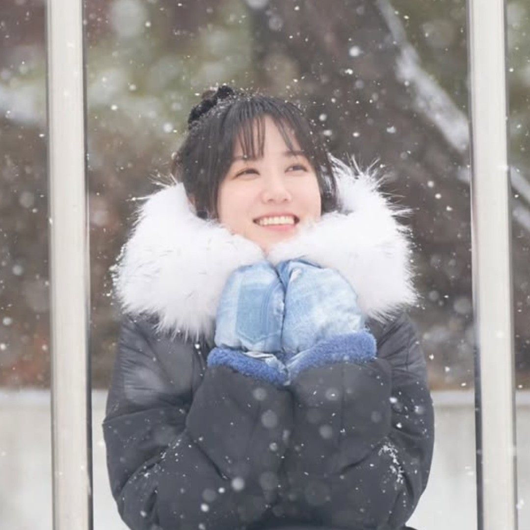 Behind-the-scenes cut of Park Eunbin