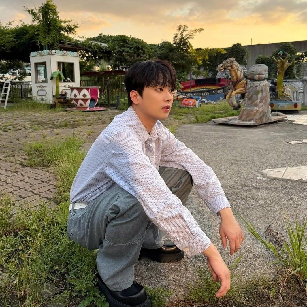 A moment captured by a fan of Lee Chanwon