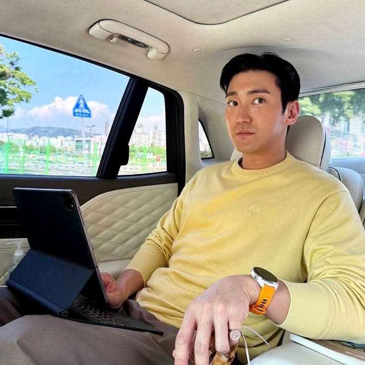 A moment captured by a fan of Choi Siwon