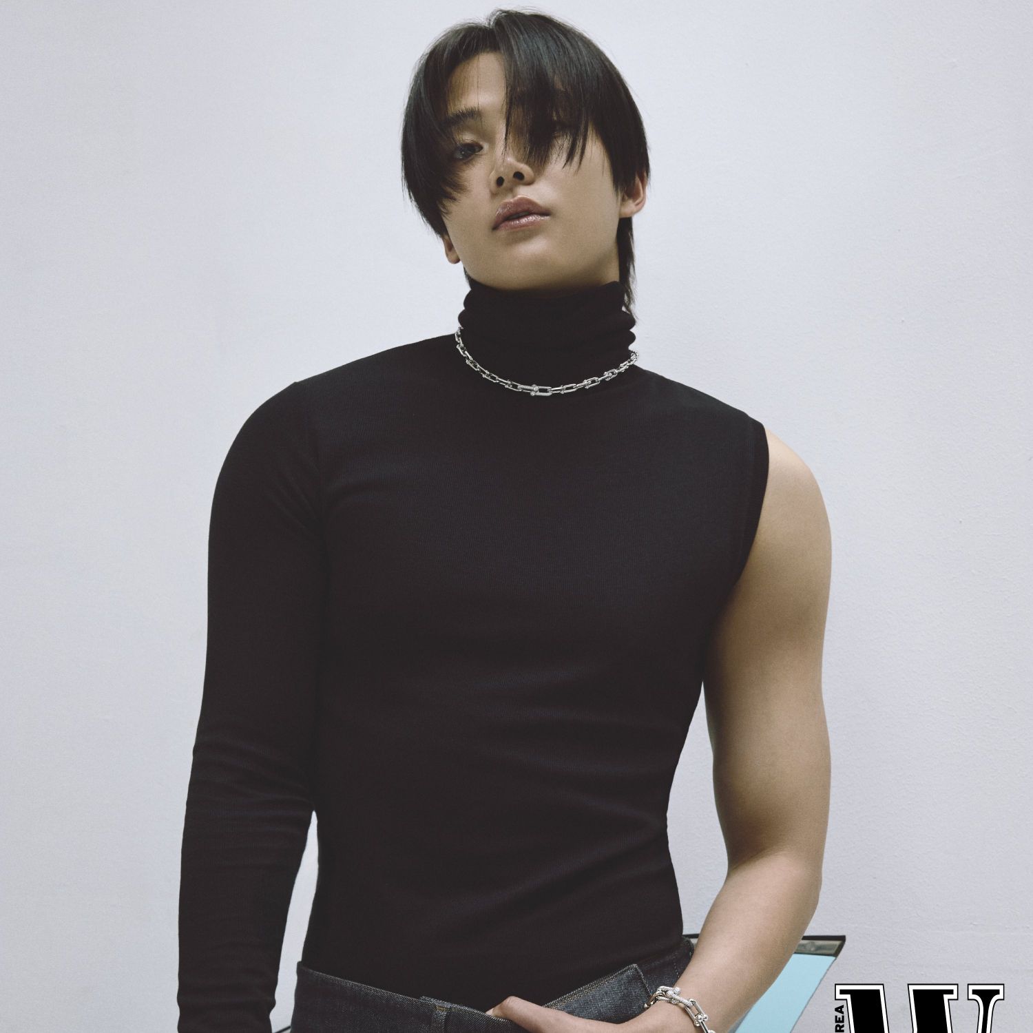 Behind-the-scenes cut of Rowoon
