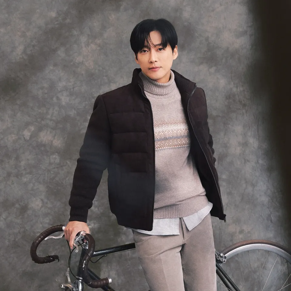 Behind-the-scenes cut of Namkoong Min