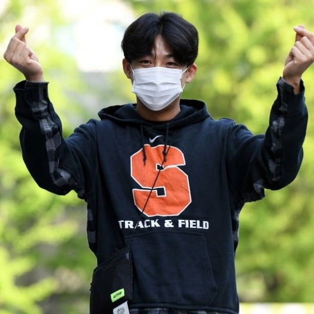 A moment captured by a fan of Shin Seungtae