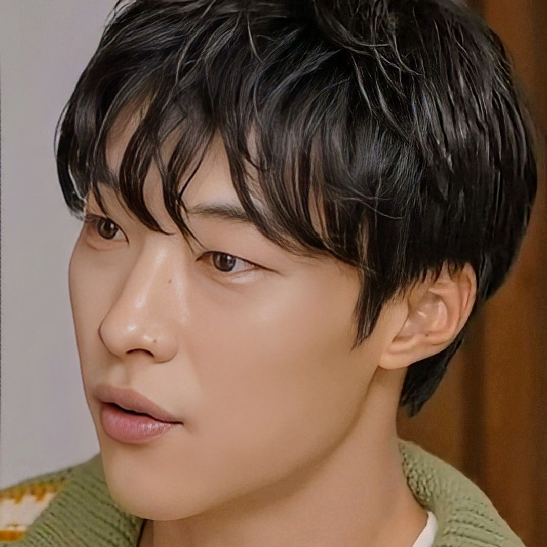 A moment captured by a fan of Woo Dohwan