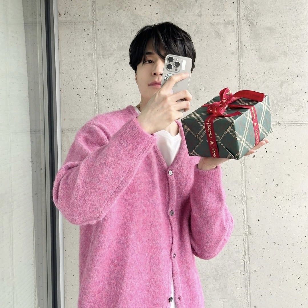 Recent activity shot of Lee Dongwook