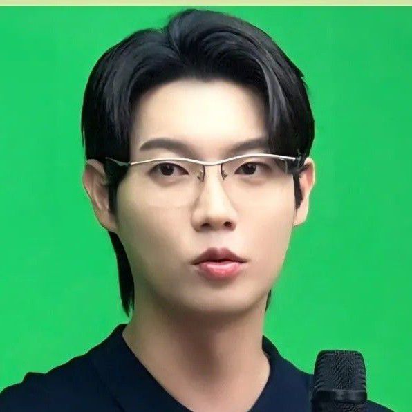 오늘 가장 핫한 셀럽 커뮤니티 피드