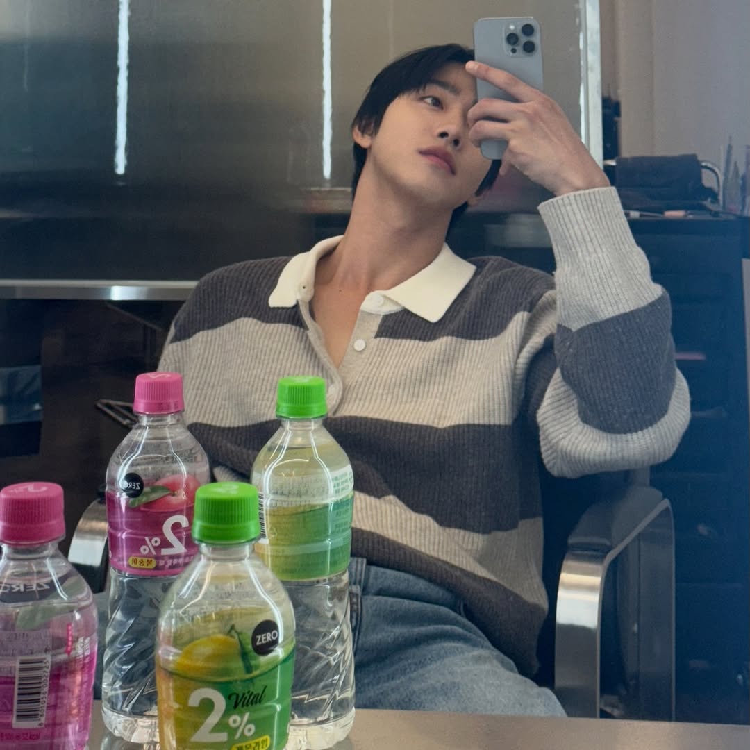 Behind-the-scenes cut of Ahn Hyoseop