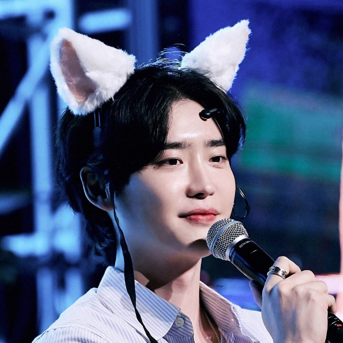 Recent activity shot of Lee Jongsuk