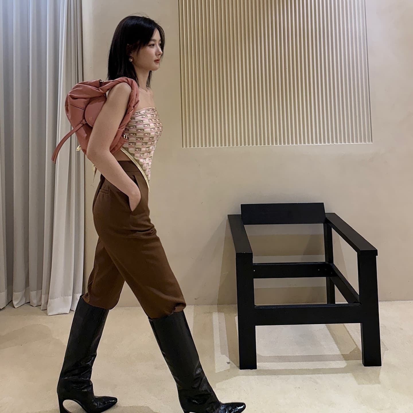 Behind-the-scenes cut of Kim Youjung