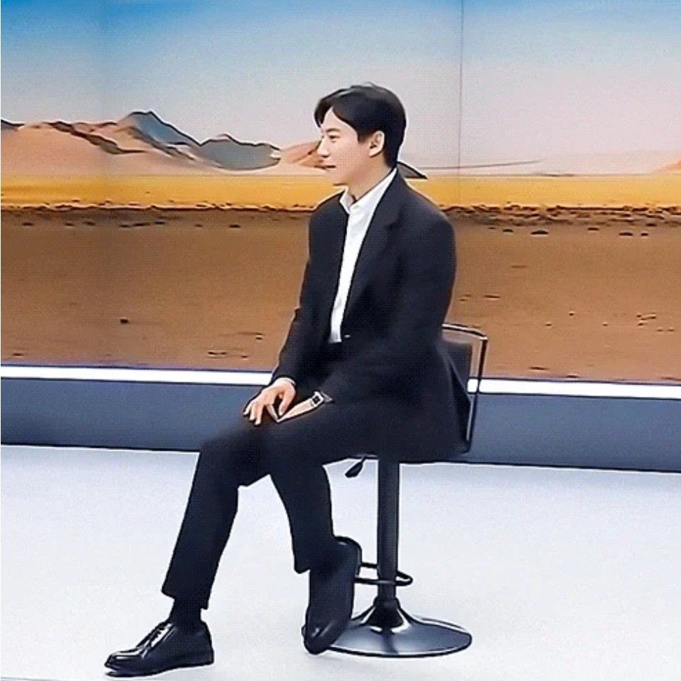 Recent activity shot of Kim Namgil