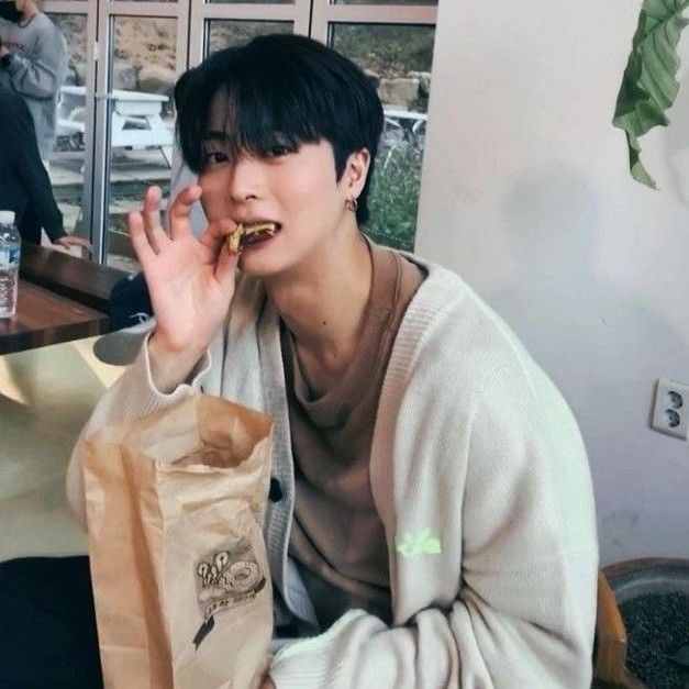 Recent activity shot of Kim Mujun