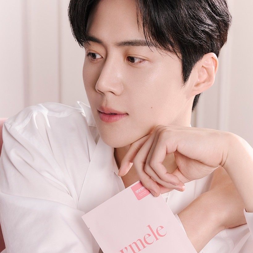 Behind-the-scenes cut of Kim Seonho